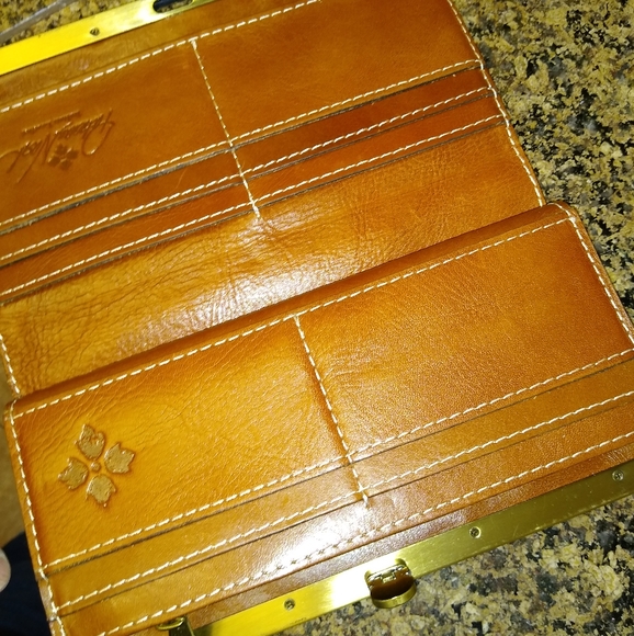 LIKE NEW PATRICIA NASH WALLET - Picture 3 of 10